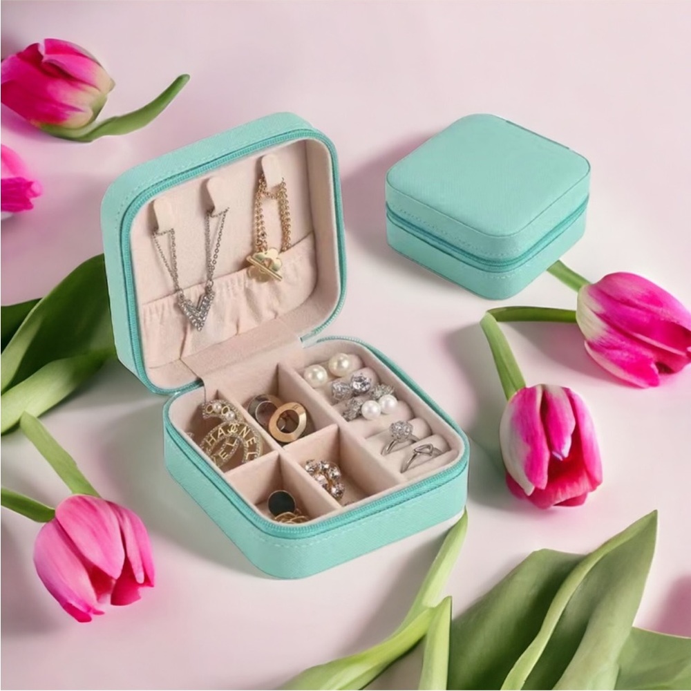 1pc Mini‎ Jewelry Box, Portable Jewelry Storage Box, PU Leather Small Organizer